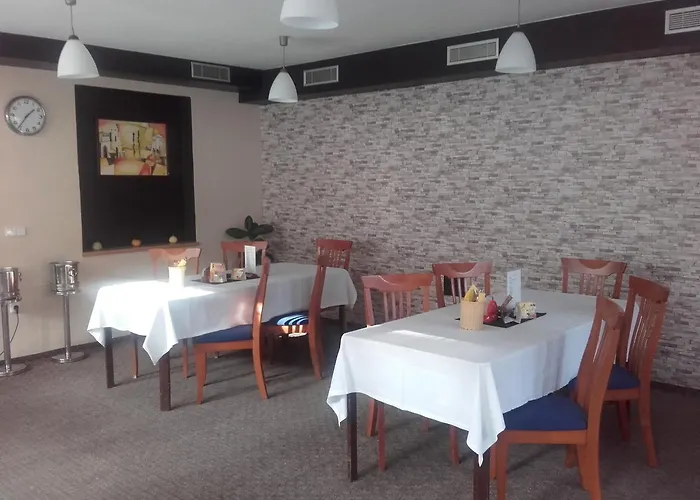 Hotel Anna 3*